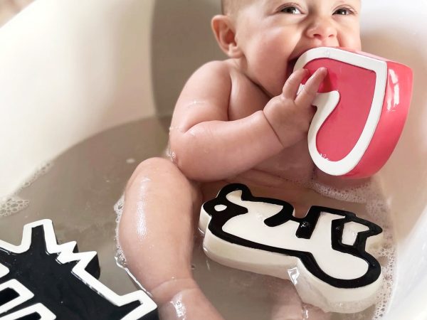 Etta Loves X Keith Haring Sensory Bath Toys Set