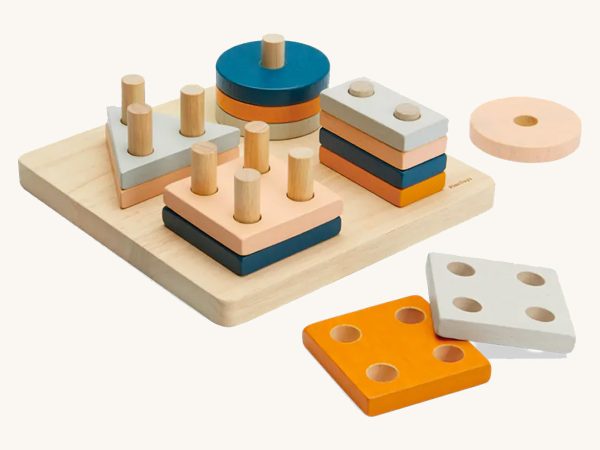 PlanToys Geometric Sorting Board - Orchard