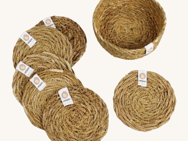 Respiin Seagrass Coasters & Holder Set - Natural